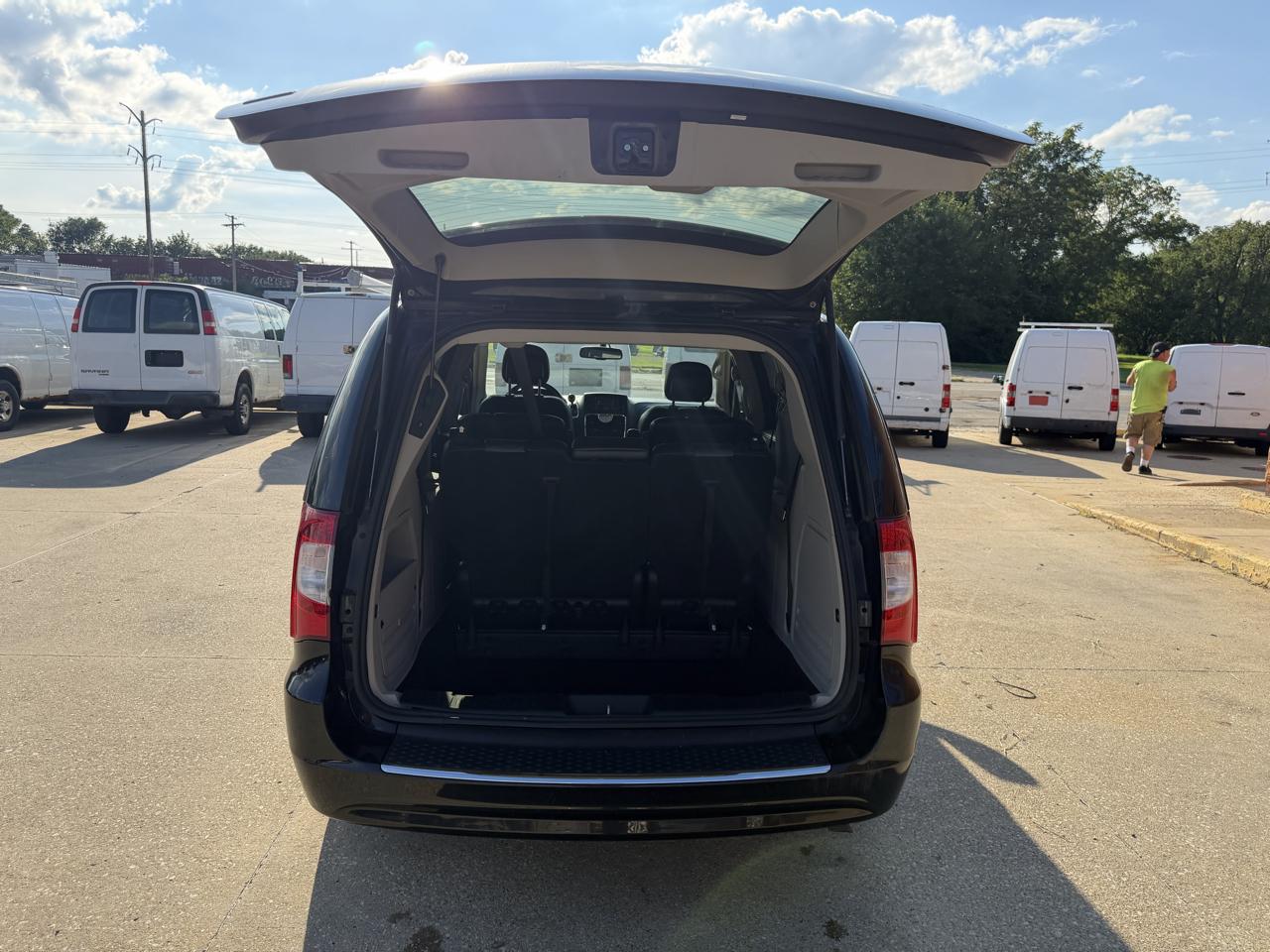 Chrysler Town & Country Touring 2016