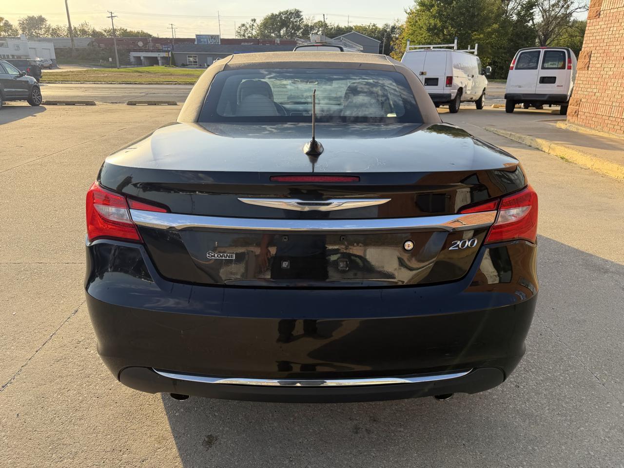 Chrysler 200 Touring Convertible 2011