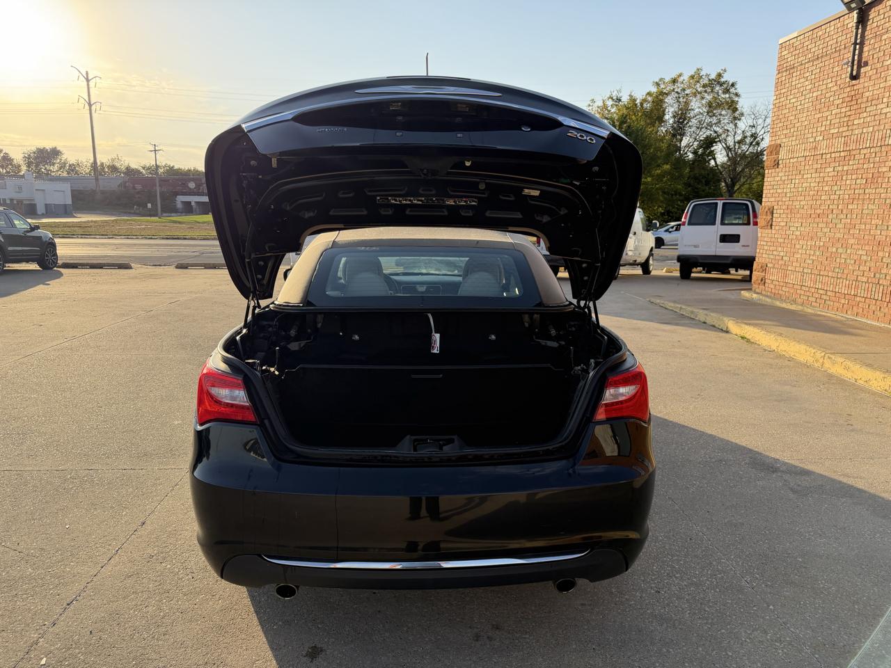 Chrysler 200 Touring Convertible 2011