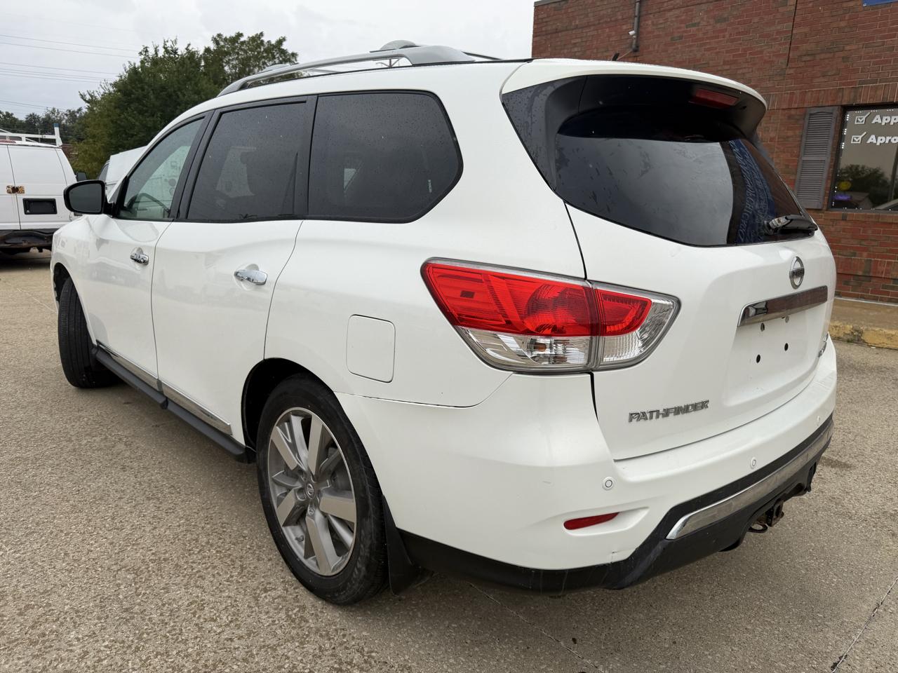 Nissan Pathfinder S 4WD 2013