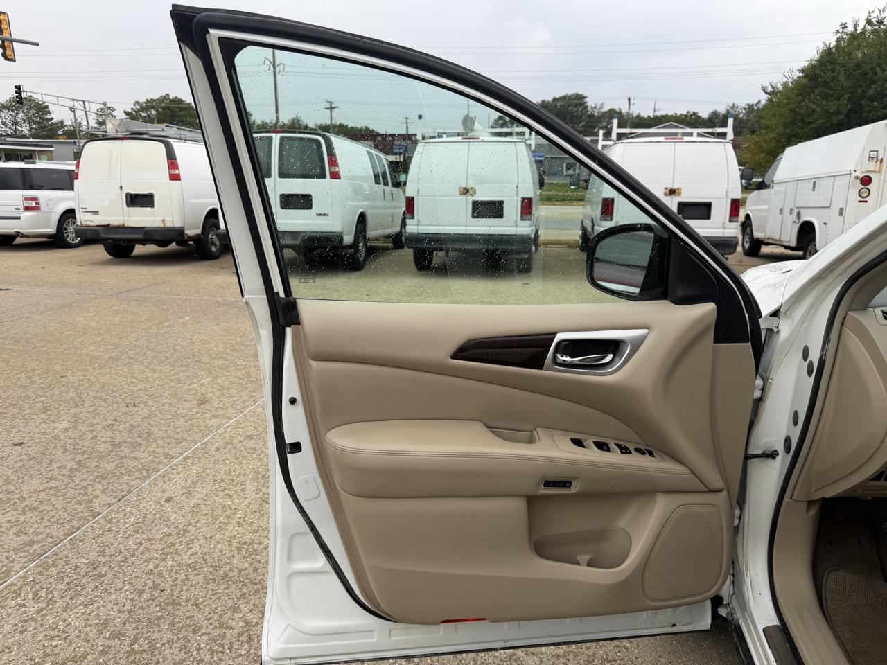 Nissan Pathfinder S 4WD 2013