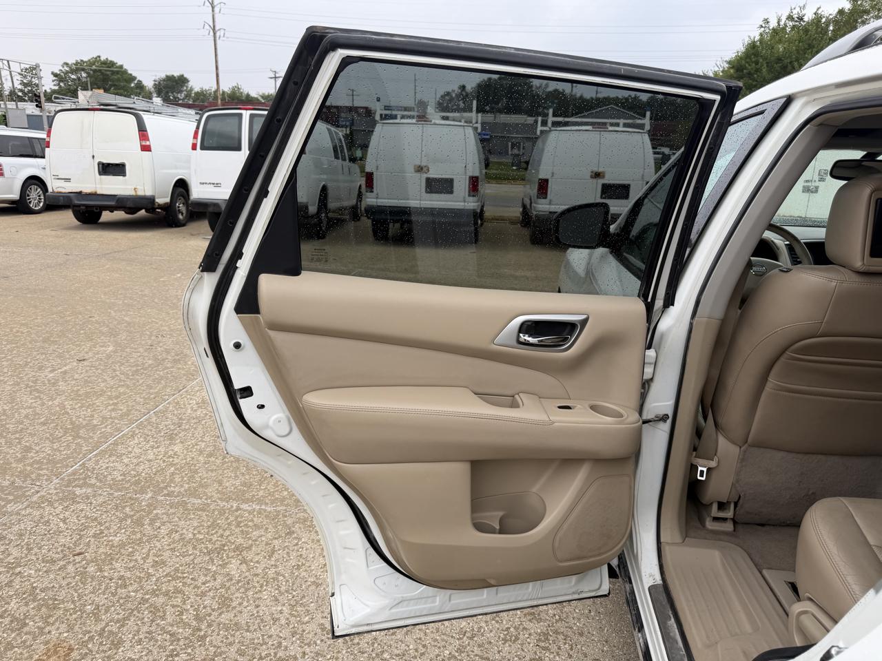 Nissan Pathfinder S 4WD 2013