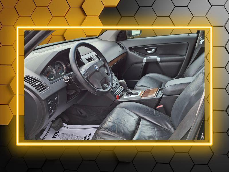 Volvo XC90  2012