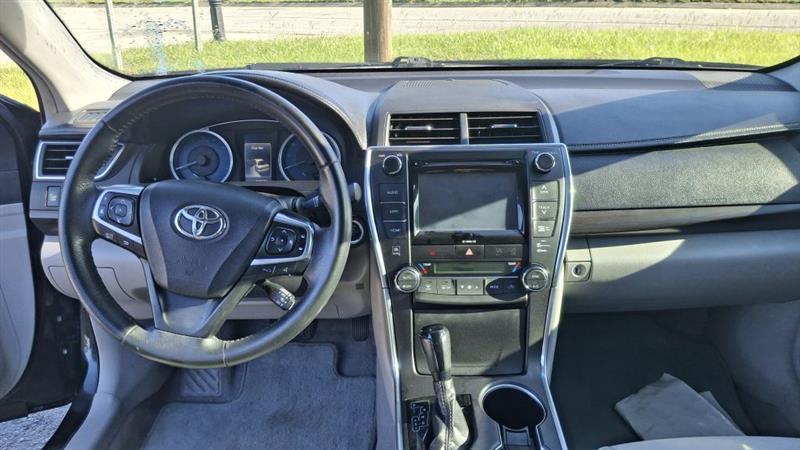 2017 Toyota Camry XLE - Photo 8