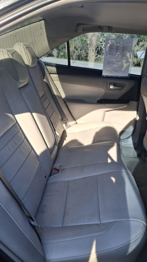 2017 Toyota Camry XLE - Photo 10