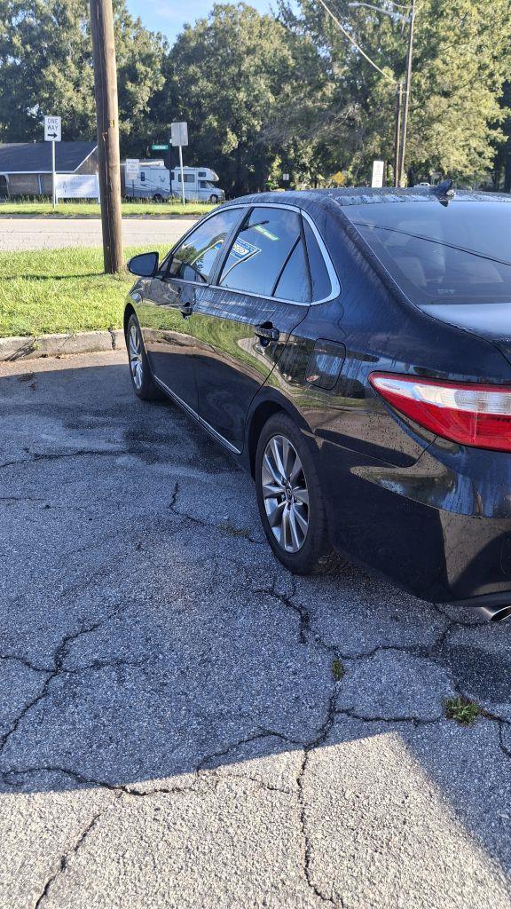 2017 Toyota Camry XLE - Photo 11