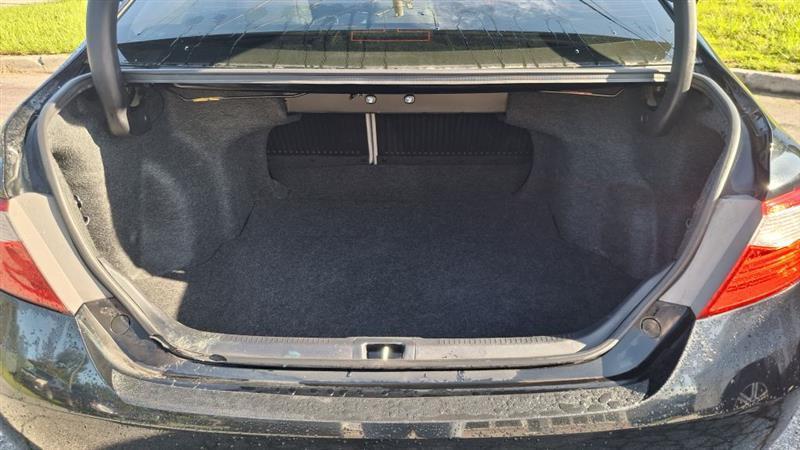 2017 Toyota Camry XLE - Photo 13