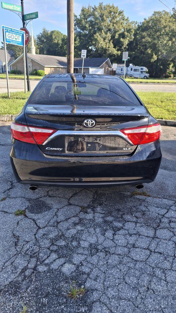 2017 Toyota Camry XLE - Photo 14