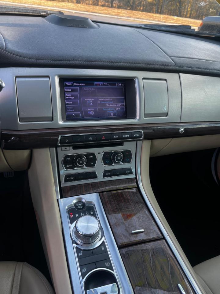 Jaguar XF-Series XF 3.0L V6 SC 2013