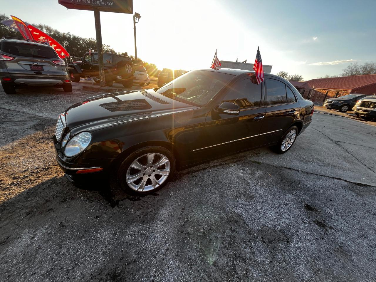 Mercedes-Benz E-Class E350 Luxury Sedan 2009