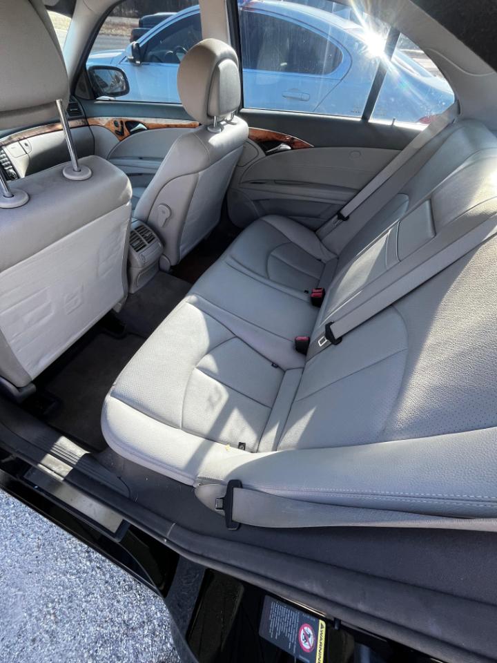 Mercedes-Benz E-Class E350 Luxury Sedan 2009