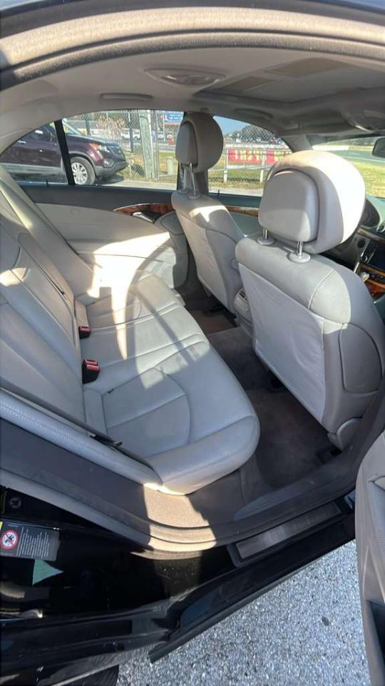 Mercedes-Benz E-Class E350 Luxury Sedan 2009