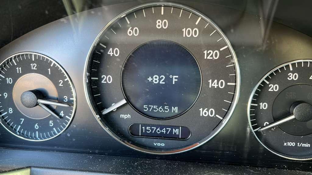 Mercedes-Benz E-Class E350 Luxury Sedan 2009