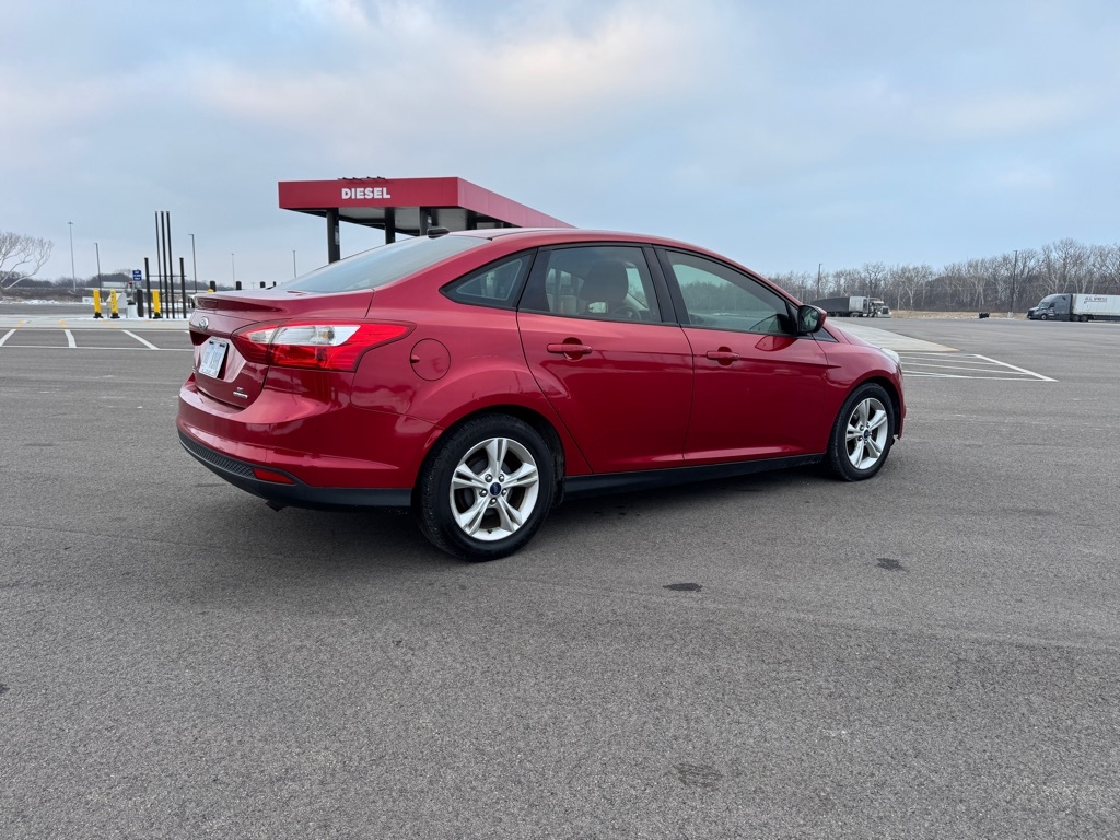 Ford Focus 4dr Sdn SE 2012