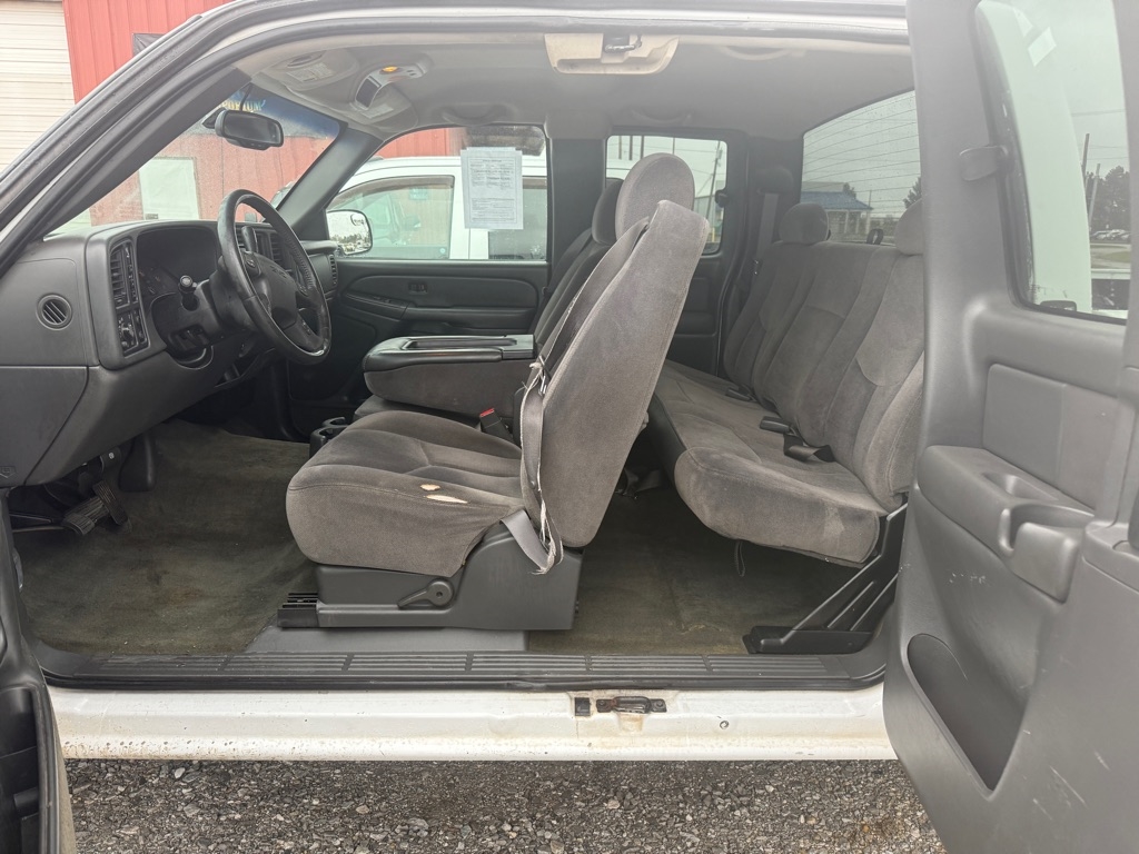 GMC Sierra 2500HD Ext Cab 143.5" WB 4WD SLE 2004