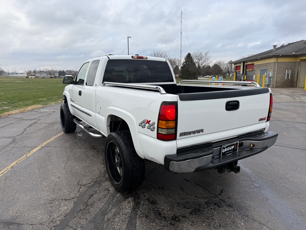 GMC Sierra 2500HD Ext Cab 143.5" WB 4WD SLE 2004
