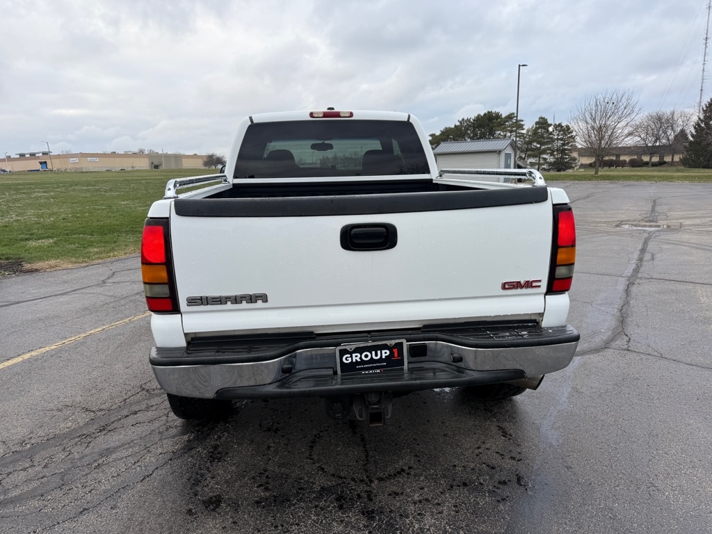 GMC Sierra 2500HD Ext Cab 143.5" WB 4WD SLE 2004