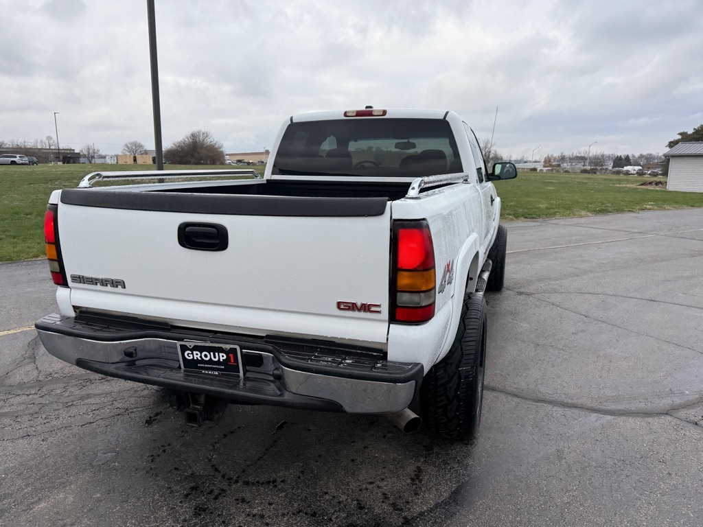 GMC Sierra 2500HD Ext Cab 143.5" WB 4WD SLE 2004