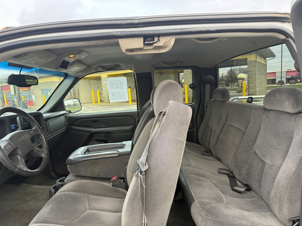 GMC Sierra 2500HD Ext Cab 143.5" WB 4WD SLE 2004