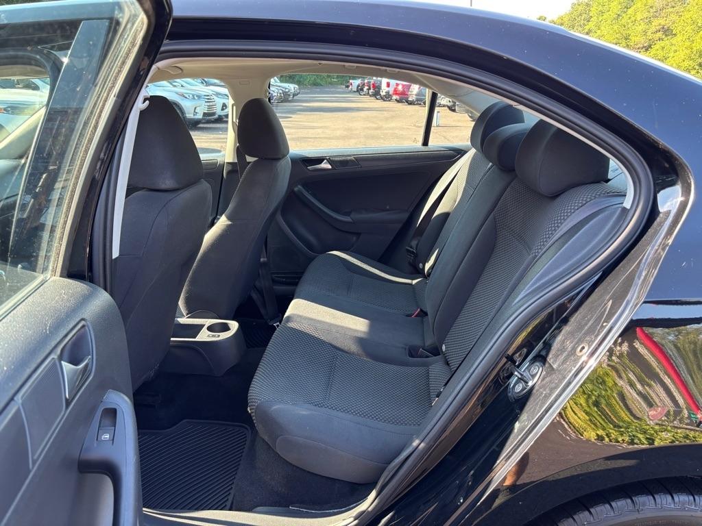 Volkswagen Jetta Sedan 4dr Auto S w/Sunroof 2012