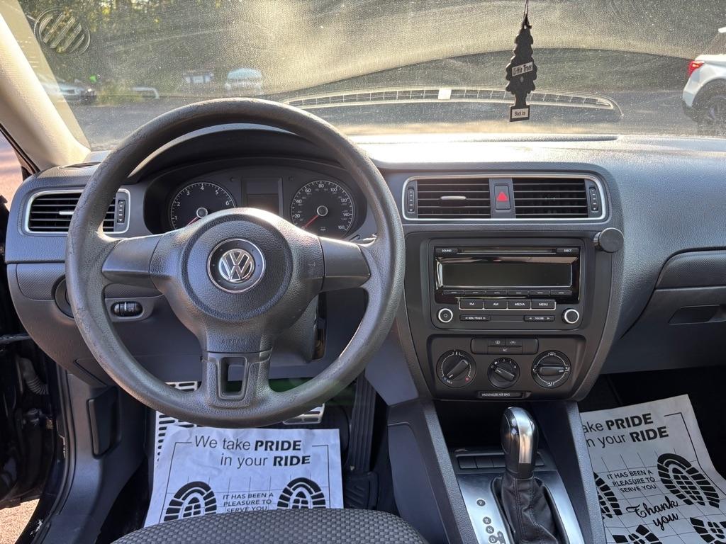 Volkswagen Jetta Sedan 4dr Auto S w/Sunroof 2012