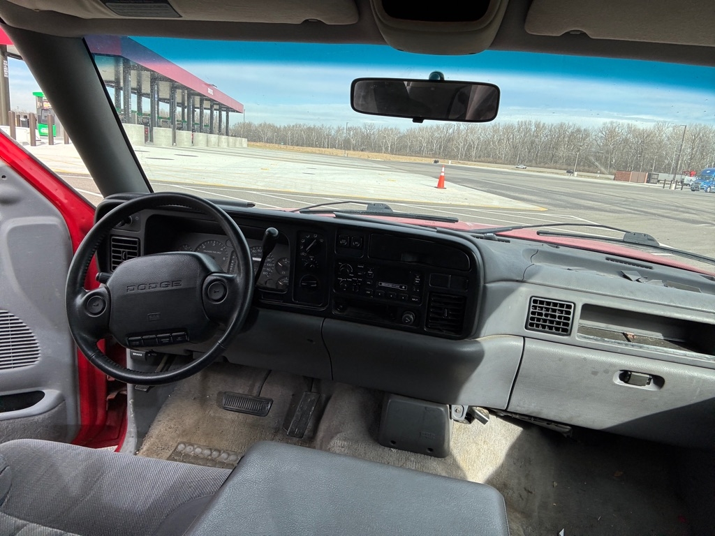 Dodge Ram 1500 Reg Cab 119" WB 1997