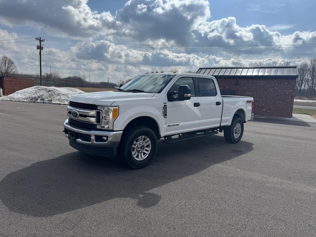 Ford Super Duty F-350 SRW King Ranch 4WD Crew Cab 8' Box 2017