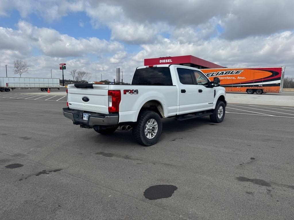 Ford Super Duty F-350 SRW King Ranch 4WD Crew Cab 8' Box 2017