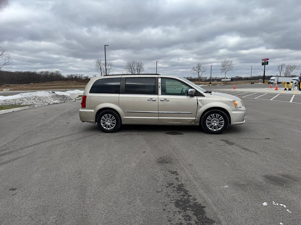 Chrysler Town & Country 4dr Wgn Touring-L 2014