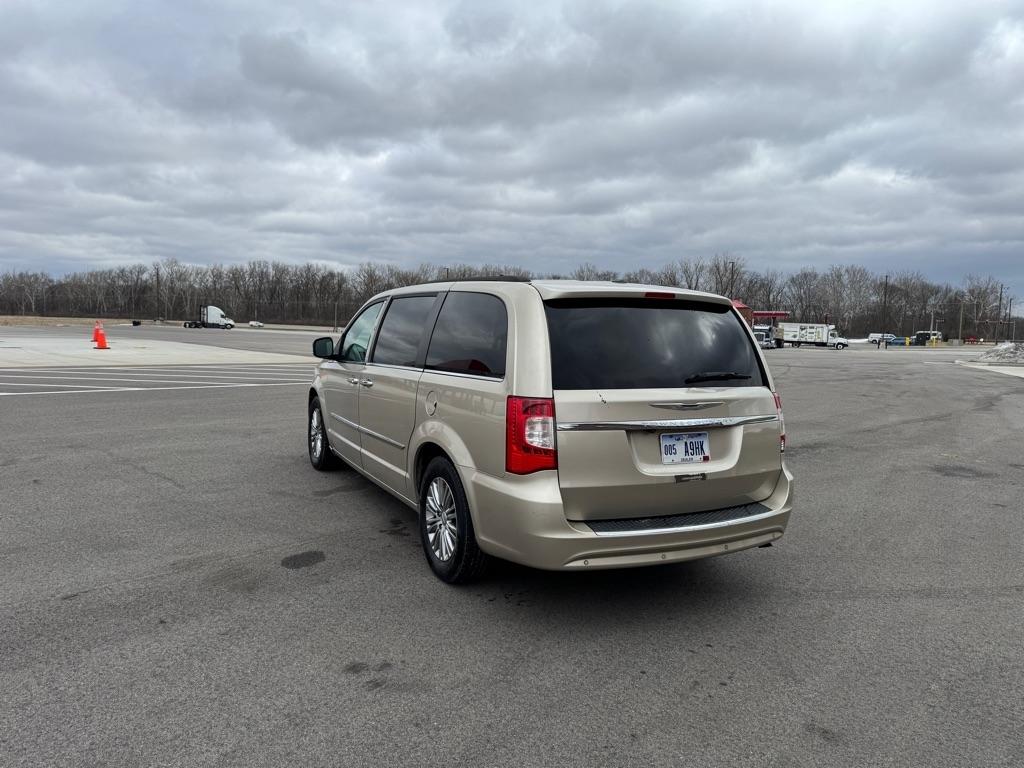 Chrysler Town & Country 4dr Wgn Touring-L 2014