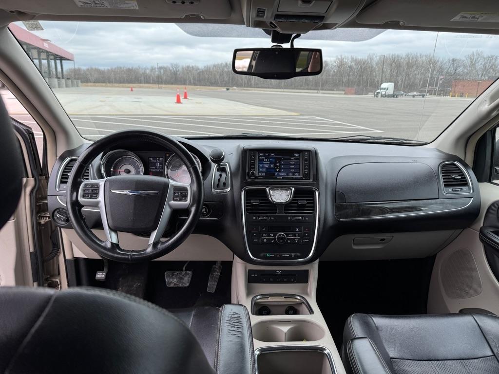 Chrysler Town & Country 4dr Wgn Touring-L 2014