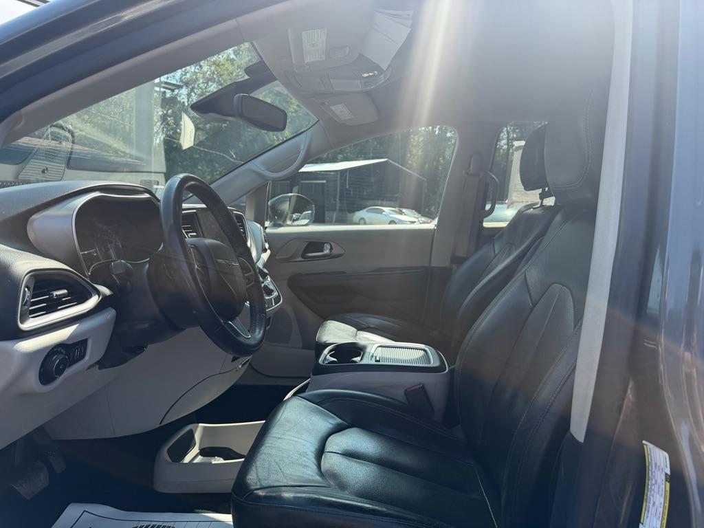 Chrysler Pacifica Touring L FWD 2022