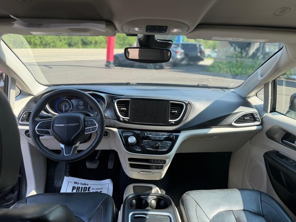 Chrysler Pacifica Touring L FWD 2022