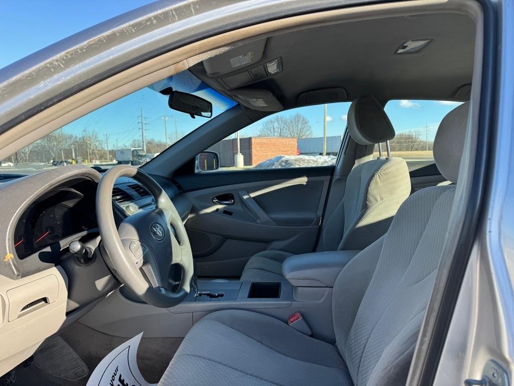 Toyota Camry 4dr Sdn I4 Man (Natl) 2009