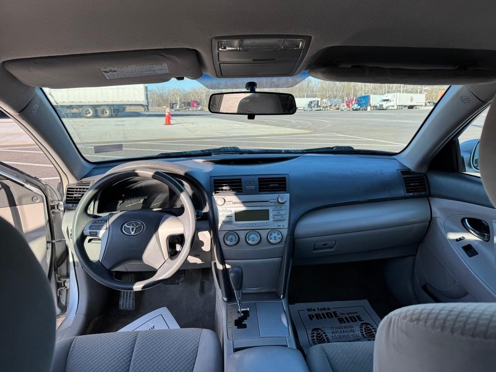 Toyota Camry 4dr Sdn I4 Man (Natl) 2009