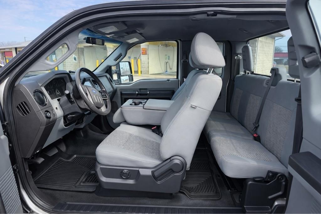 Ford Super Duty F-350 SRW 4WD SuperCab 142" Lariat 2012