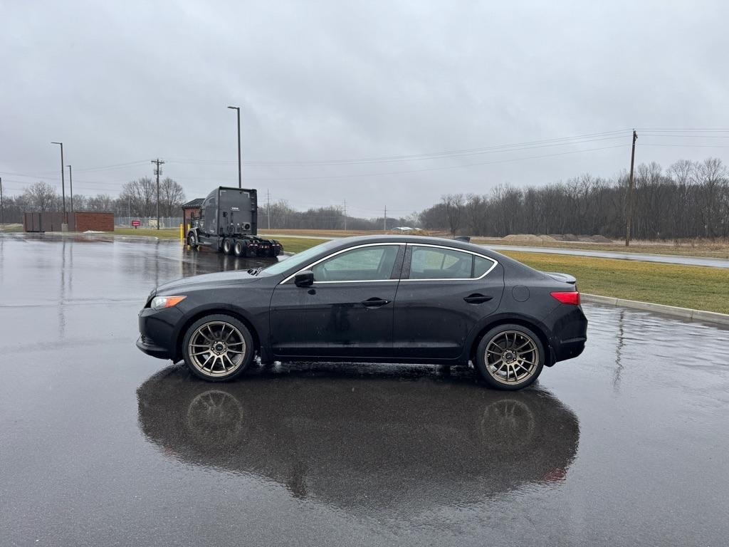 Acura ILX 4dr Sdn 2.0L 2014