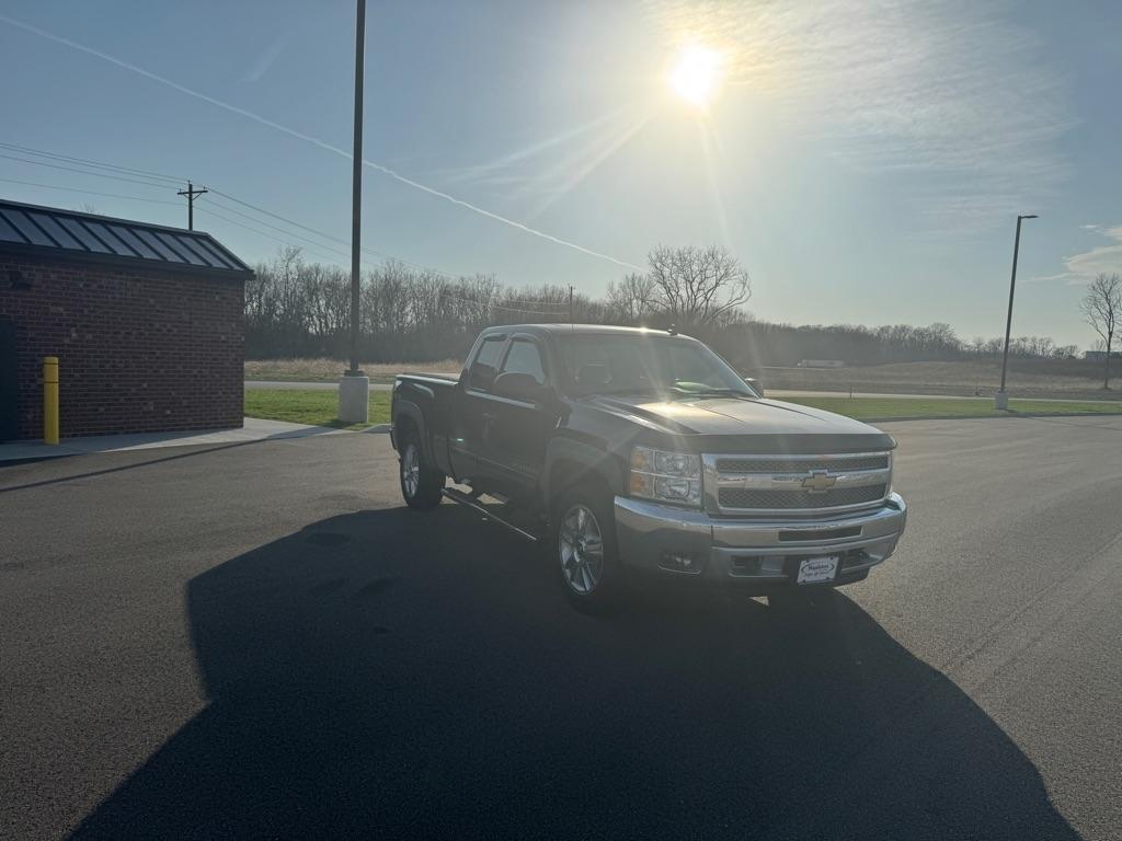 Chevrolet Silverado 1500 4WD Ext Cab 143.5" LT 2012