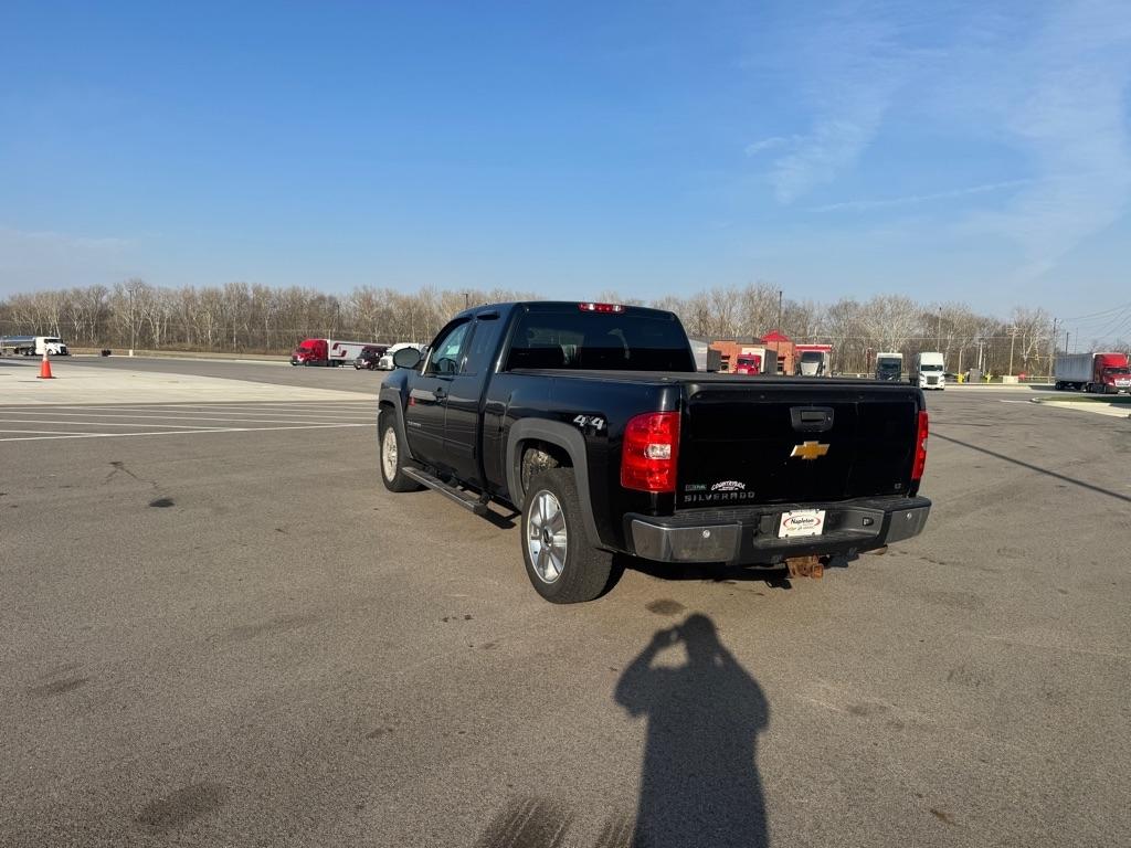 Chevrolet Silverado 1500 4WD Ext Cab 143.5" LT 2012