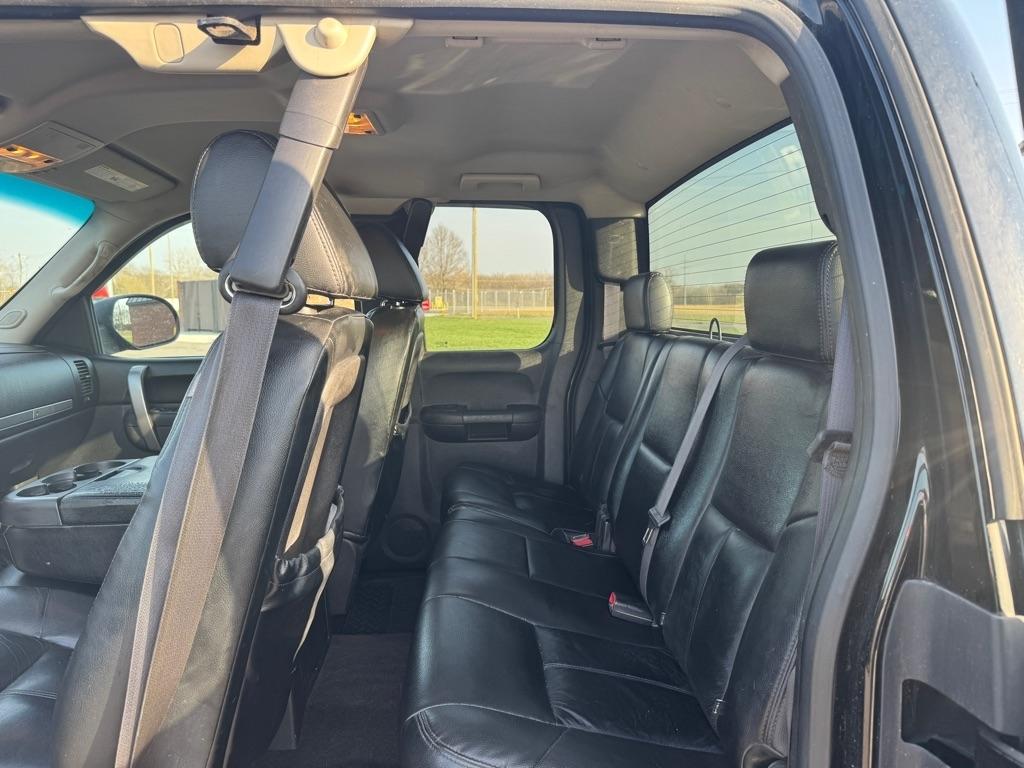 Chevrolet Silverado 1500 4WD Ext Cab 143.5" LT 2012