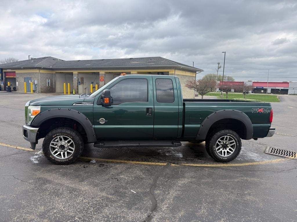 Ford Super Duty F-250 SRW 4WD SuperCab 142" Lariat 2011