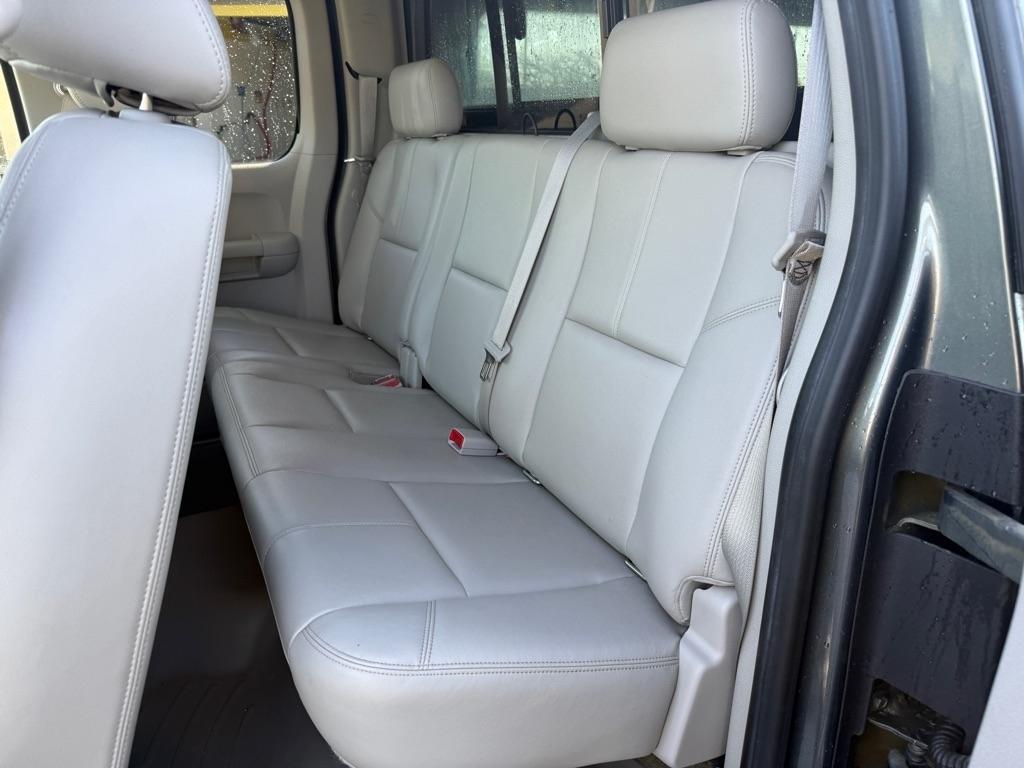 Chevrolet Silverado 1500 4WD Ext Cab 157.5" LTZ 2011