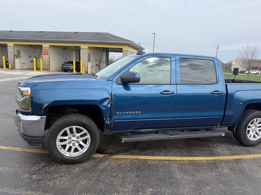 Chevrolet Silverado 1500 4WD Crew Cab 143.5" LT w/1LT 2017