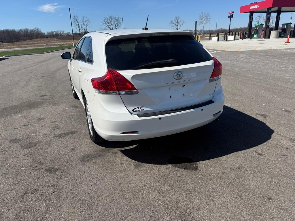 Toyota Venza 4dr Wgn I4 AWD (Natl) 2010