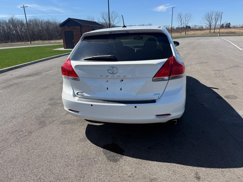 Toyota Venza 4dr Wgn I4 AWD (Natl) 2010