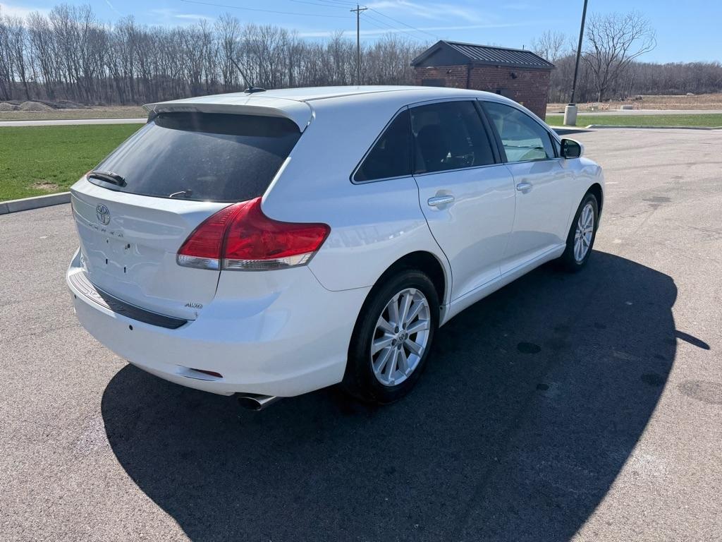 Toyota Venza 4dr Wgn I4 AWD (Natl) 2010