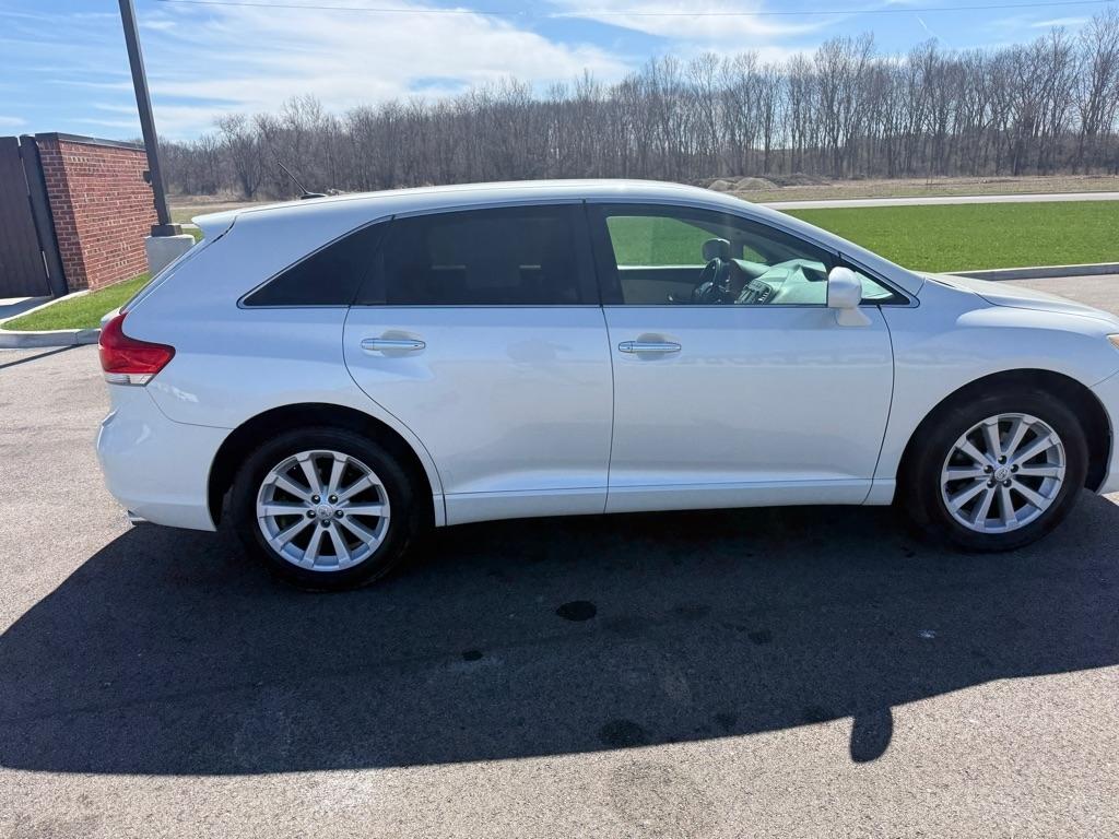 Toyota Venza 4dr Wgn I4 AWD (Natl) 2010