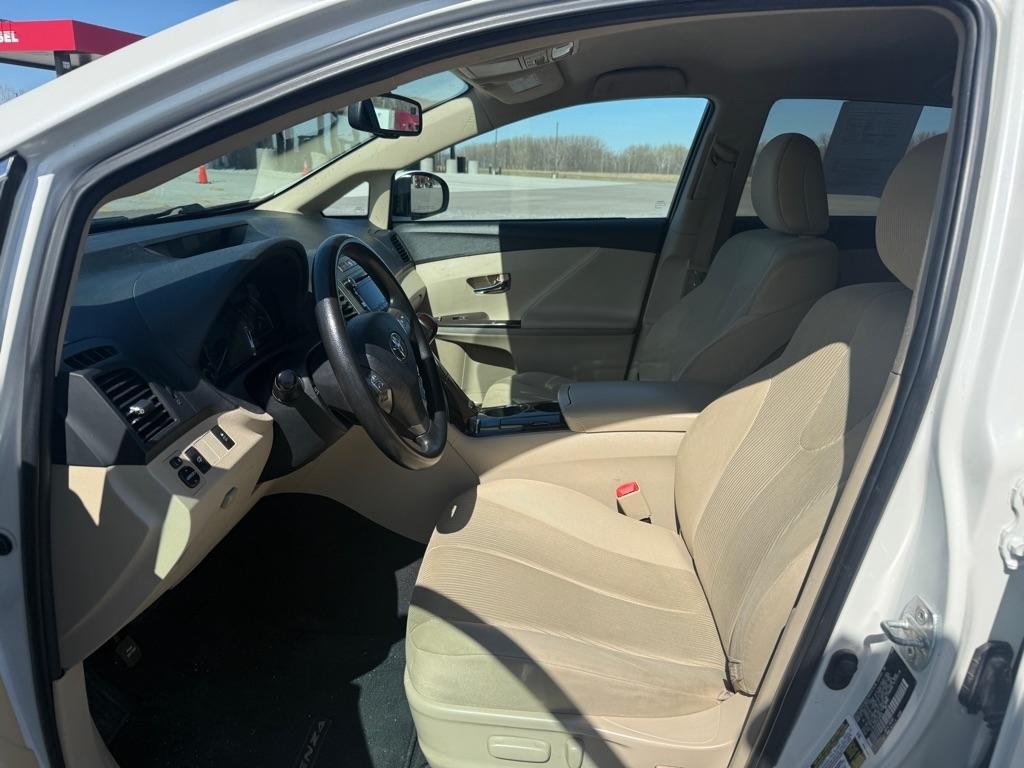 Toyota Venza 4dr Wgn I4 AWD (Natl) 2010