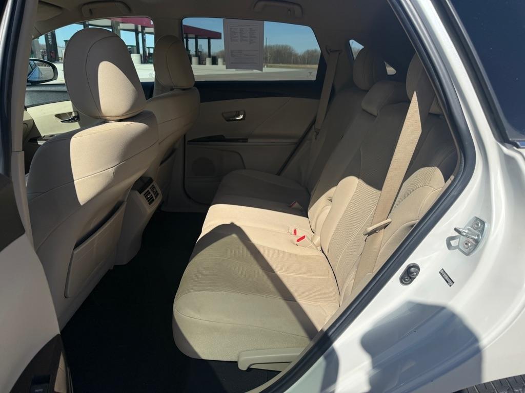 Toyota Venza 4dr Wgn I4 AWD (Natl) 2010