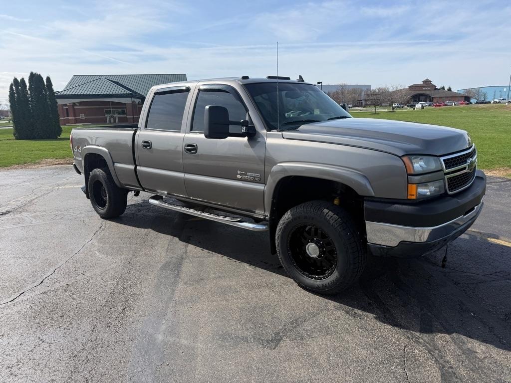 Chevrolet Silverado 2500HD Crew Cab 153" WB 4WD LT3 2006